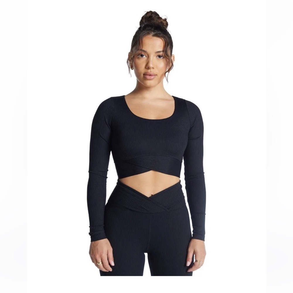 Year of ours x Bandier ribbed V-crop long sleeve black top size small.